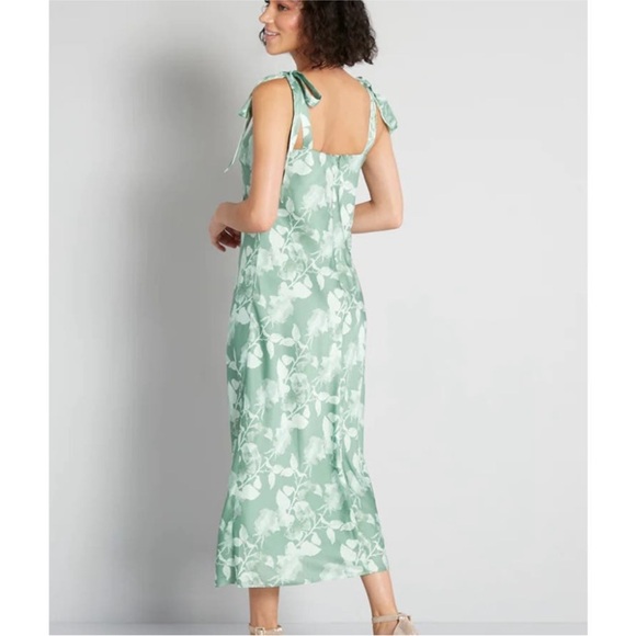 Modcloth Green Floral Midi Dress - Picture 3 of 7